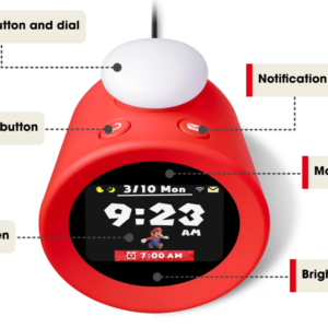 「圖片展示 Nintendo Sound Clock Alarmo 任天堂智慧互動鬧鐘,搭載2.8吋LCD顯示器與35款遊戲音效鬧鈴,結合智慧睡眠感應技術,讓起床體驗更具互動與樂趣。」